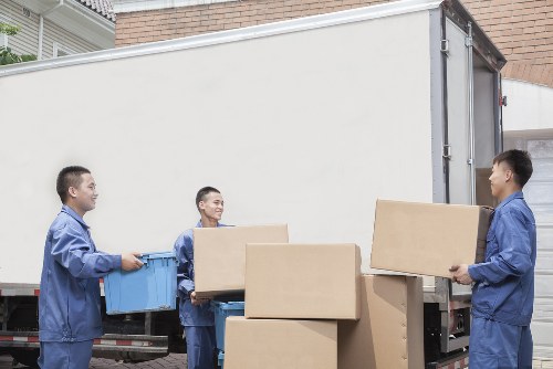 Man and van service for Docklands home and apartment moves
