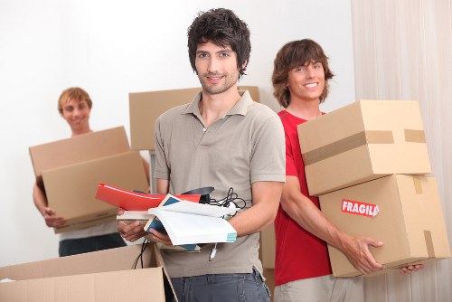 Man with van service for Docklands apartment moves
