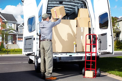 Free quote policy for a Docklands man with van service